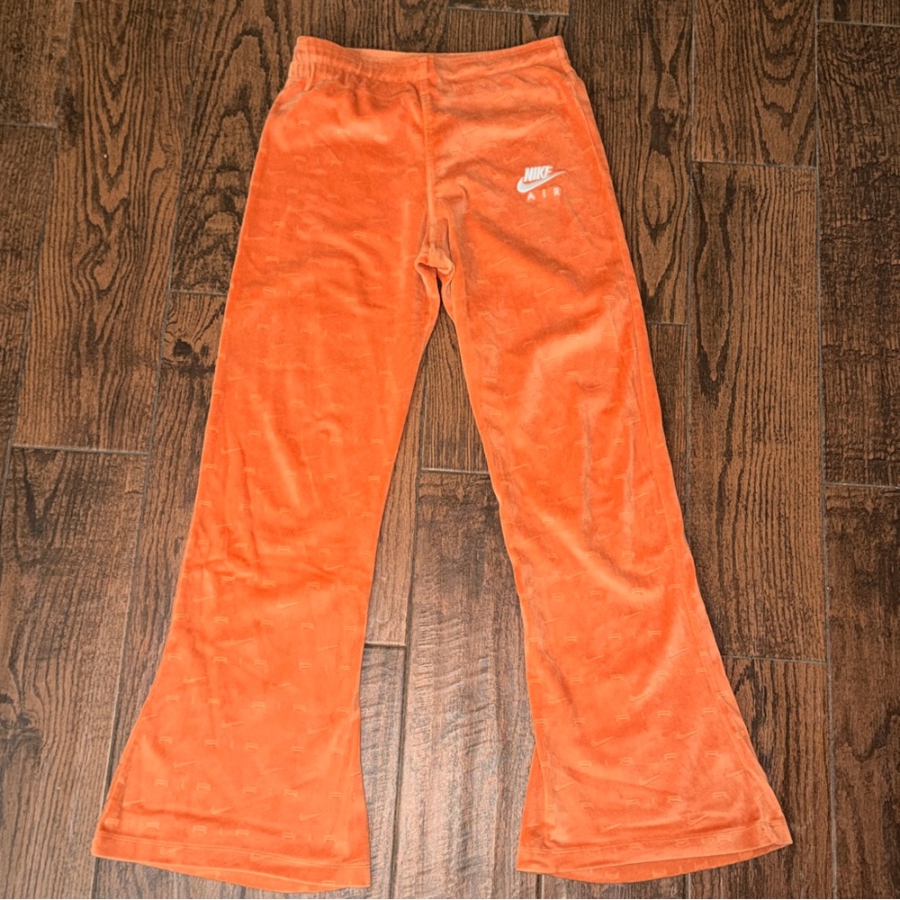 Nike Women's All Over Print Air Velour Pants - Picture 2 of 8